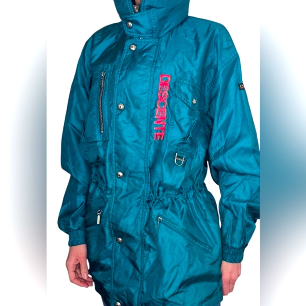 Descente Ski Jacket Blue and Red with High Collar